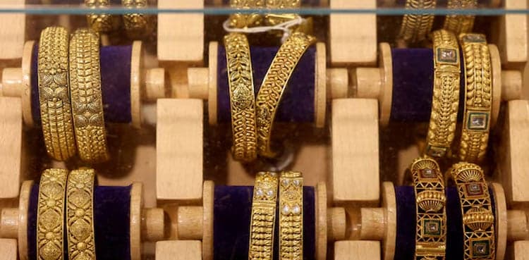 Indian gold falls below pre-duty-hike levels as overseas prices drop