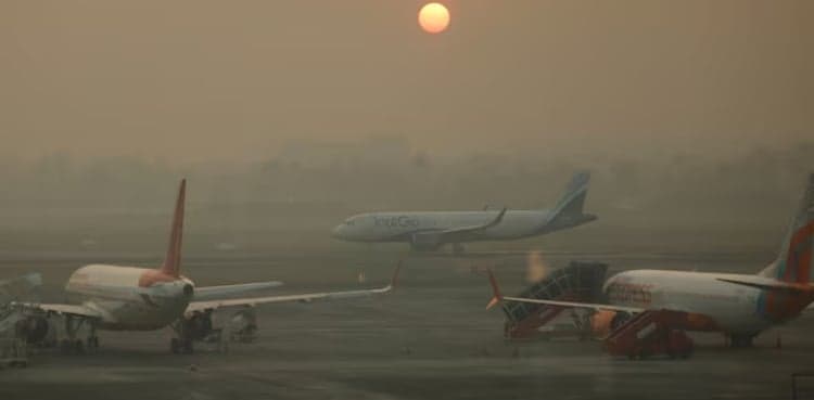 India raises jet fuel price for local airlines
