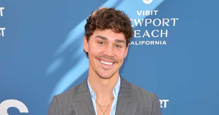 Noah Beck spotted at FIFA World Cup amid family feud