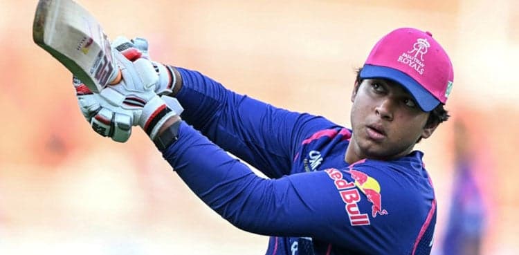 Vaibhav Sooryavanshi 'not even dust' of which batsman’s feet? Father told