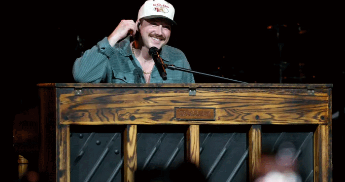Morgan Wallen flips piano onstage after technical glitch disrupts concert