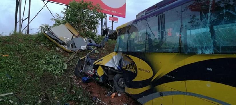 Fourteen dead in 'horrific' Malaysian bus crash