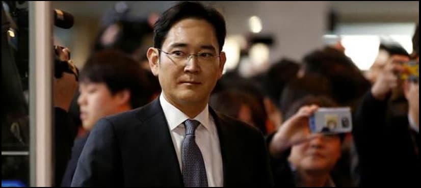 South Korea prosecutor seeks arrest of Samsung chief for bribery