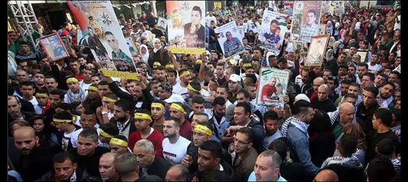 Hundreds of Palestinians in Israeli jails launch mass hunger strike