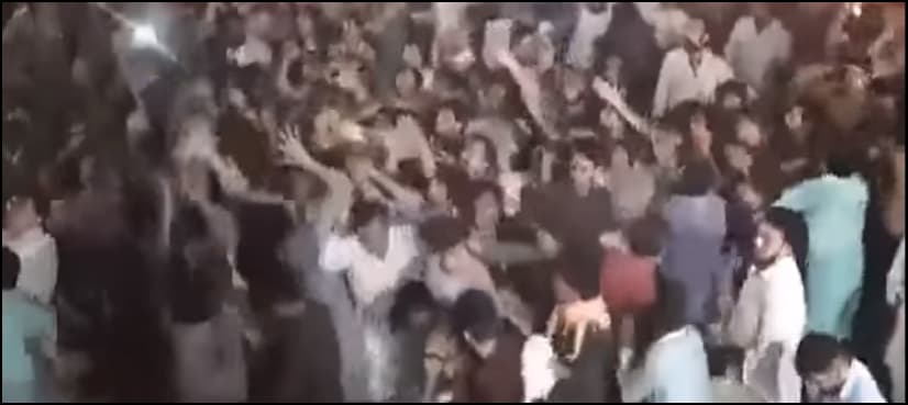 WATCH: PML-N leader showers workers with money during GT Road rally