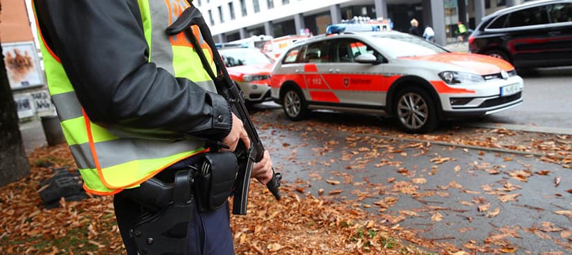 Several hurt in Munich knife assault