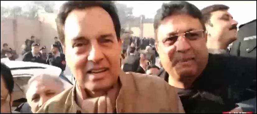 Safdar calls for Pervez Musharraf's extradition