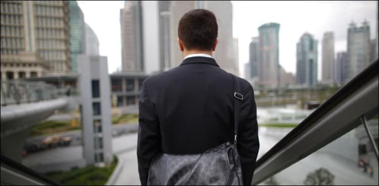 Over half of world's wealthy expect to live to 100: survey
