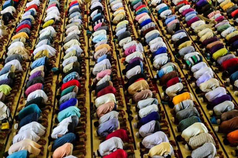 Govt to review SOPs for mosques as COVID-19 raging in country