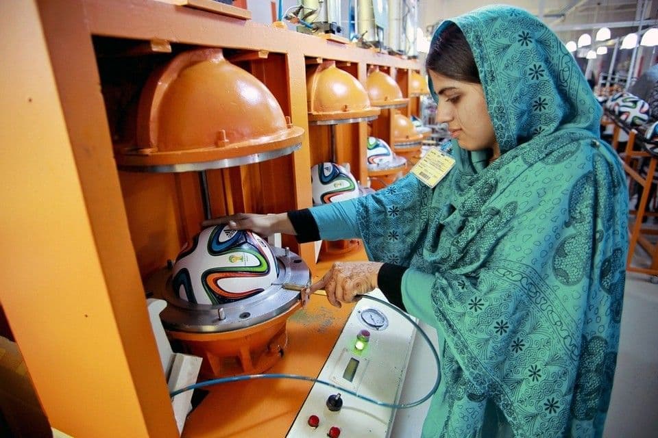 Pakistan becomes the official supplier of footballs for Fifa World Cup 2018