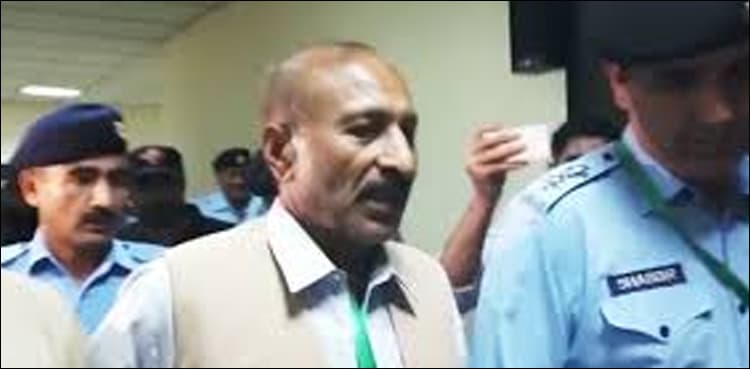 Police arrest Mansha Bomb from apex court premises