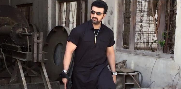 Actor Asad Malik detained for carrying deadly weapon at airport