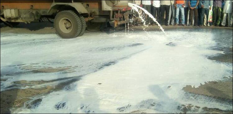 Truck carrying milk overturns in Lahore, four dead, 15 injured