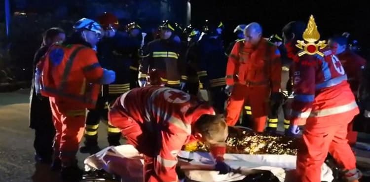Six dead in stampede at Italian nightclub: firefighters