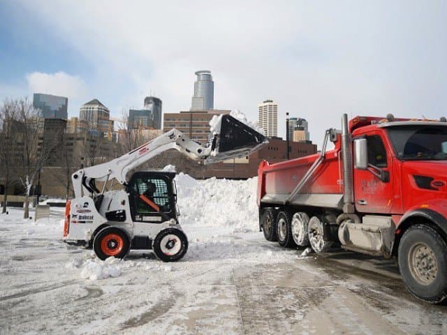 Polar vortex freezes US Midwest with snow, dangerously cold air
