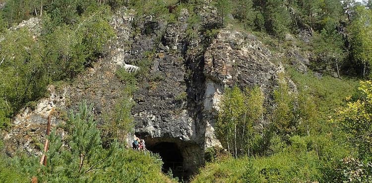Cave findings shed light on enigmatic extinct human species