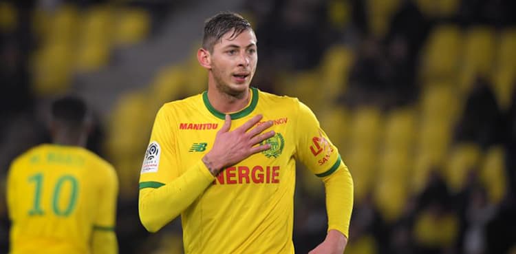 Investigators say plane carrying Sala didn't have commercial license
