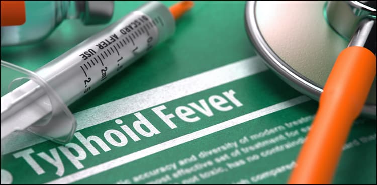 What doctors recommend against XDR typhoid outbreak in Sindh?