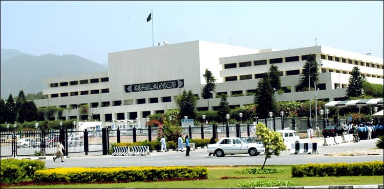 Jahangir Tareen, Aitzaz Ahsan top taxpayers in FBR tax directory of parliamentarians