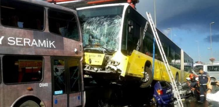 At least 60 killed, 28 wounded in Ghana bus collision: police