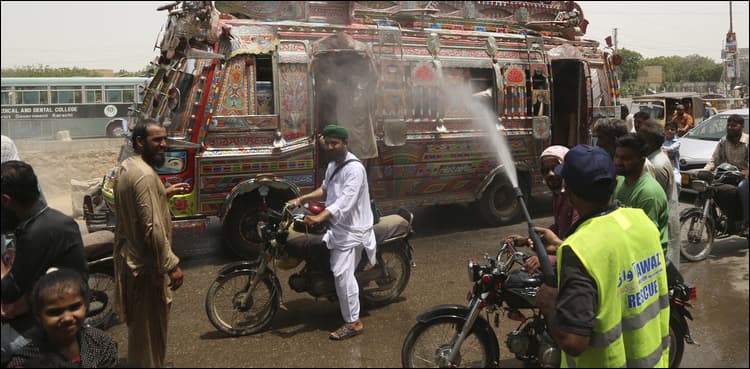 Heat Wave knocking Karachi's door from today