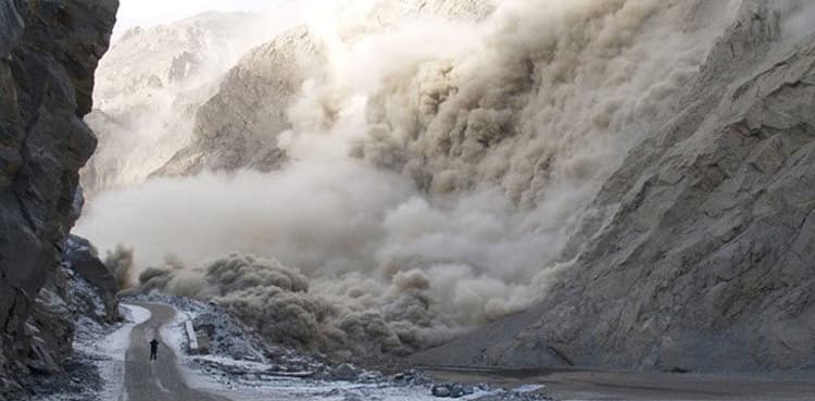 Hunza River flooding blocks Karakoram Highway for traffic