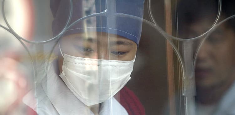 First death reported from mystery pneumonia outbreak