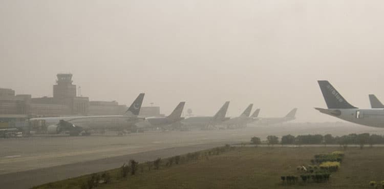 Dense fog causes hurdle in flight operations at Lahore Airport
