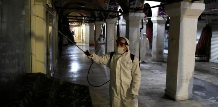 Global virus cases near million as US records youngest death