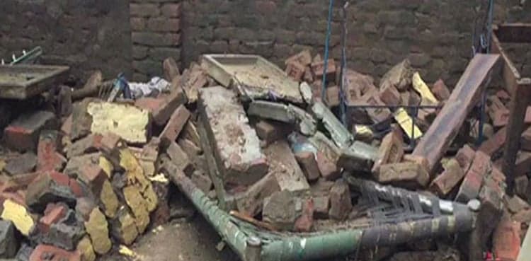 Roof collapse claims two lives, injures eight in Nowshera