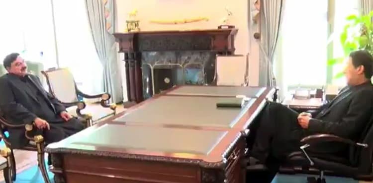 Railways minister gives PM Khan over Rs50mn cheque for relief fund
