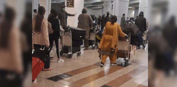 162 Pakistanis stranded in Canada return home