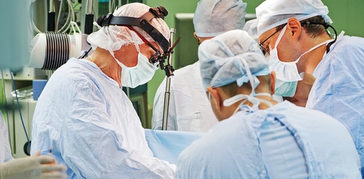 Man with a tumour covered half his face has it removed