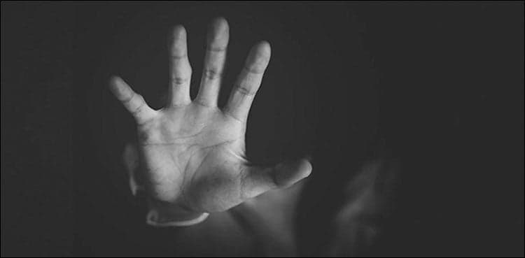 Minor passer-by girl abducted, rape while suspect 'roams freely'