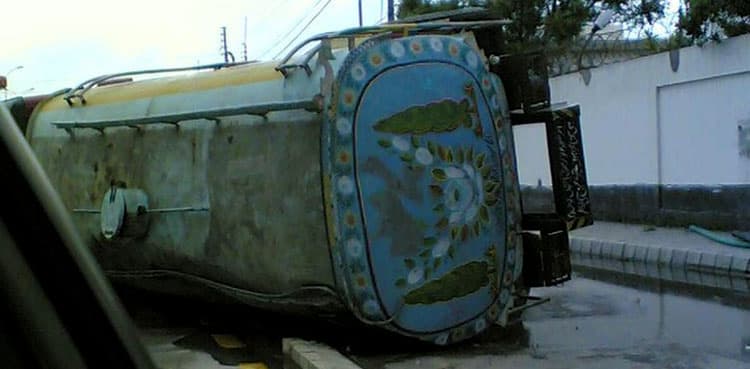 Father, daughter killed in Karachi water tanker-motorcycle collision