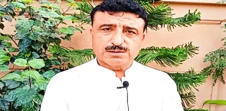 PTI MPA Karim Bux Gabol resigns
