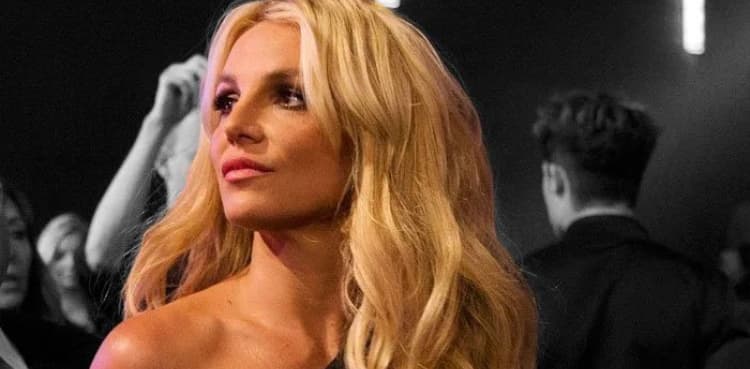 Britney Spears' announces break from social media following engagement