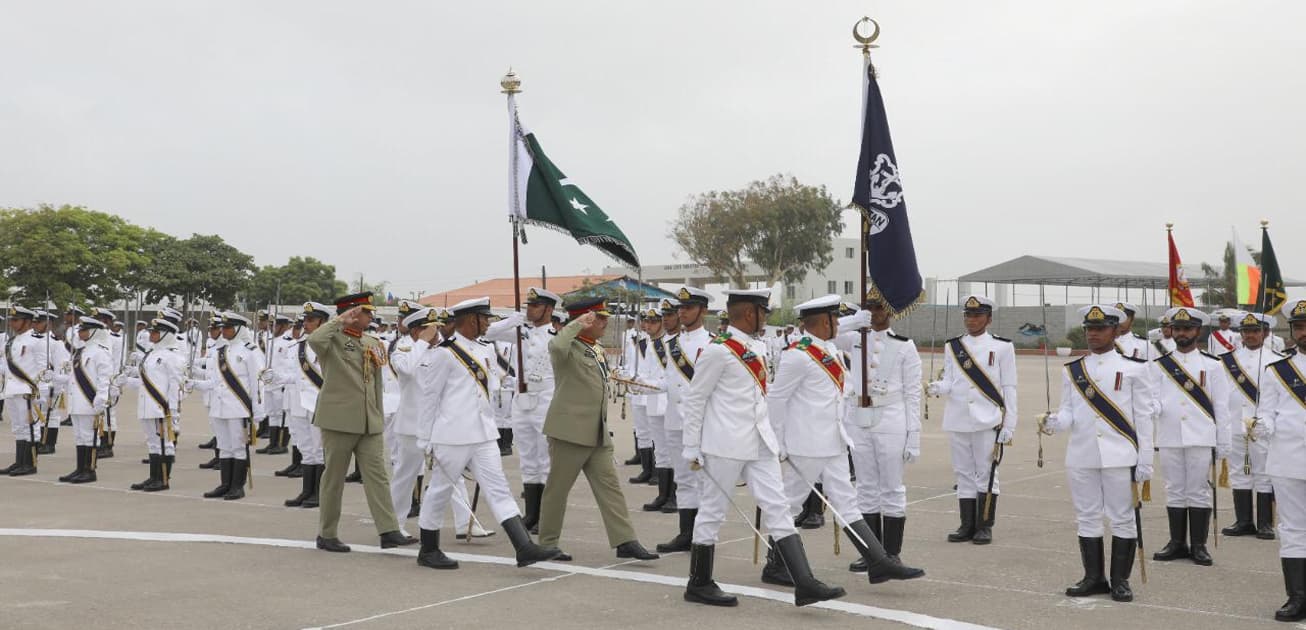Passing out parade of 115th Midshipmen held in Karachi PNA