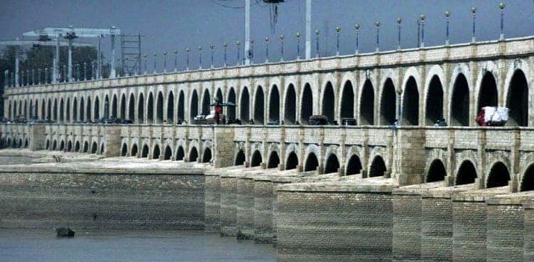 Indus River in high flood at Taunsa and Guddu barrages
