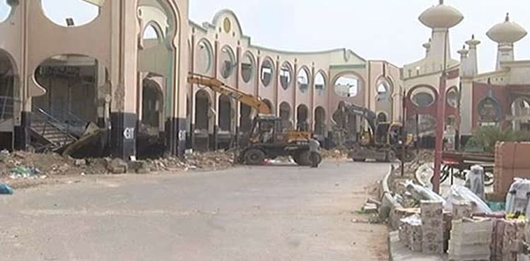 Anti-encroachment drive continues to raze illegal structures around Aladdin park