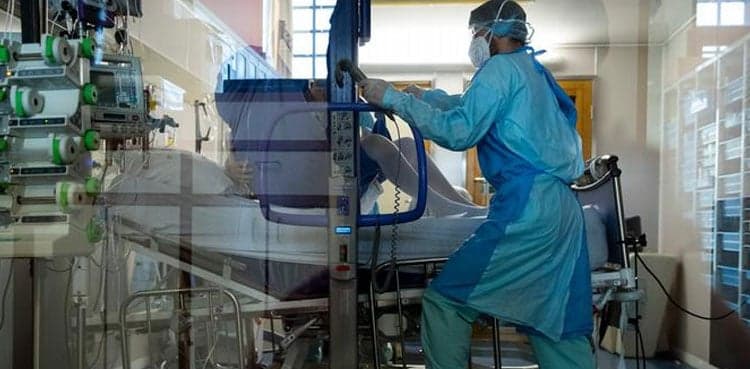 Woman dies after being infected with two COVID-19 variants simultaneously