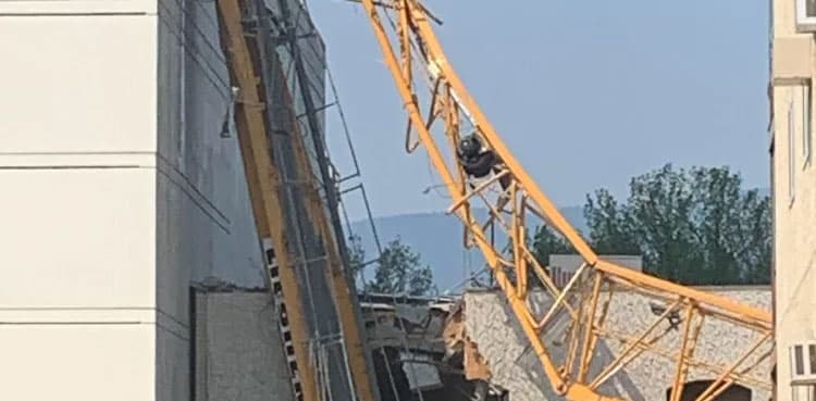 Several killed in western Canada as crane collapses, police say