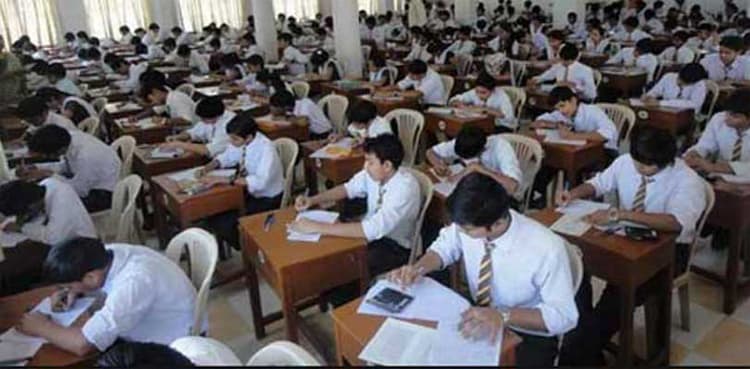 Students of grades 9 to 12 in Sindh can get vaccinated against Covid