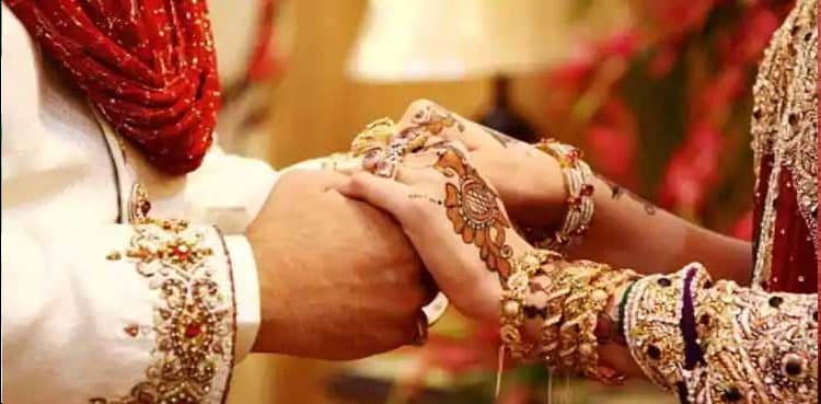 Newly married couple sends Rs 17,700 bill to wedding guests who didn't turn up for reception