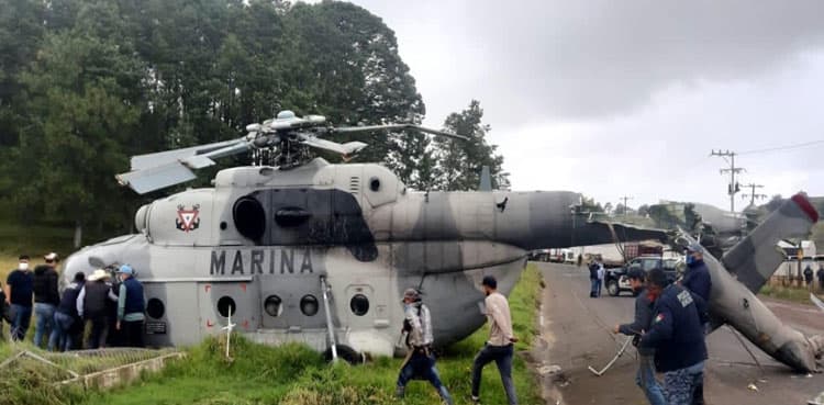 VIDEO: Mexican navy helicopter crash-lands on Hurricane Grace mission