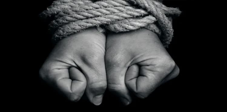 4 kids sold in Lahore shortly after father died, eldest one claims aunt did it