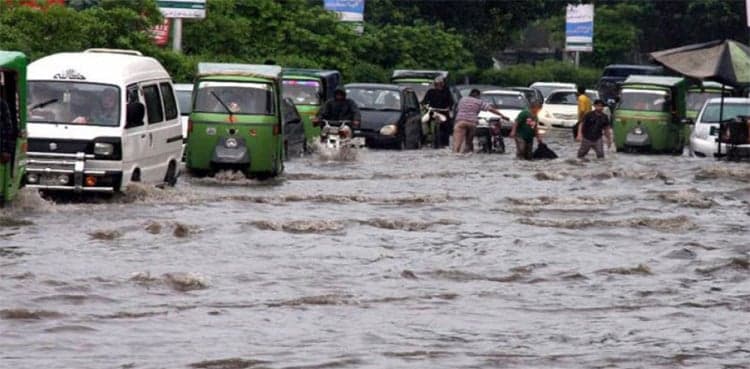 Heavy rain causes power outages in large parts of Lahore