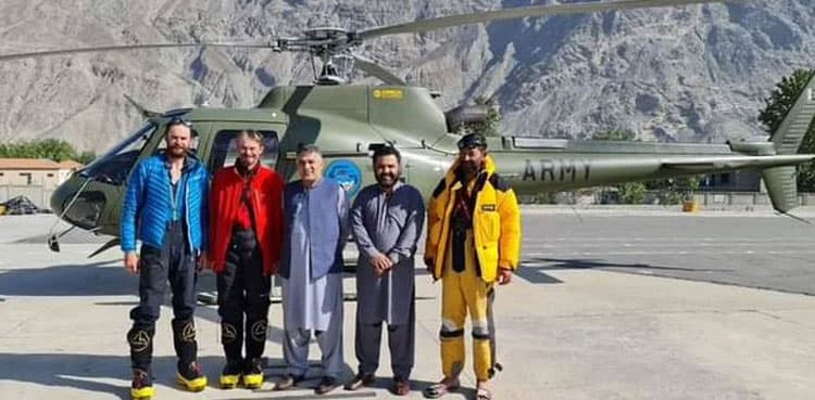 Pakistan Army rescues stranded climbers from Rakaposhi