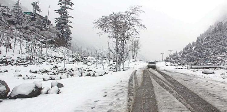 Swat, Mingora and other parts of KP receive snowfall, rain