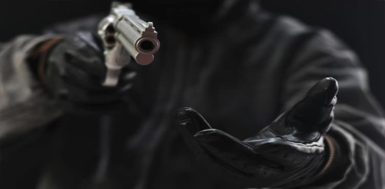 Doctor killed over resisting dacoits in Karachi